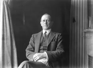 Duke of Yorks New Equerry Captain Basil Vernon Brooke, Royal Navy ( retired