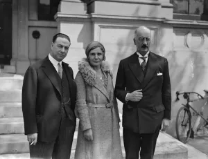 Suit Prints: Dulwich by election. Mr Bracewell Smiwth ( conservative ), Mrs Heden Bentwich
