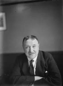 Journalist Prints: E Cycter ( Barney ) Central news staff. 25 February 1929