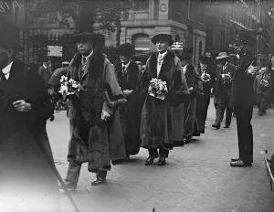 Earl of Athlone takes part as Vintners procession takes place with ancient ceremony