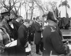 Earl Beatty Unveils Brightons War Memorial Viscount Curzon at the ceremony 7