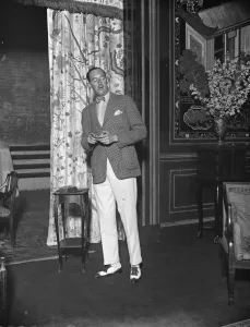 Earl in West End play. Earl Cowley is to appear in Oar Betters at the Globe