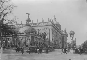 Earliest residence of Kaiser and Kaiserin The new palace, the earliest residence of the Kaiser