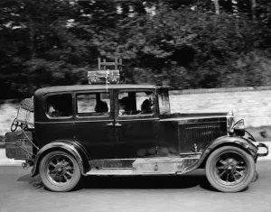 Luggage Prints: East Peckham, Kent - going to the hop fields by car in 1938 A TopFoto