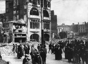 Eire Prints: Easter Rebellion Sackville Street looking towards O Connell Bridge, over which