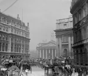Horses Prints: Edwardian London. Horsedrawn traffic congestion looking down to the Royal Exchange