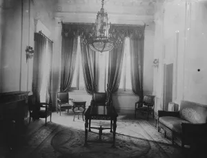 Egypts new Parliament House has a room for the King. The Kings private room