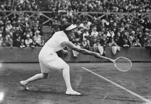 Eileen Bennett and Helen Wills at Auteuil ( French Championships ) Eileen Bennett in play
