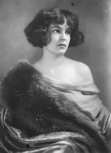 Beauty Prints: Emine Hanoum, who, at the request of the Constantinople Hairdressers Union