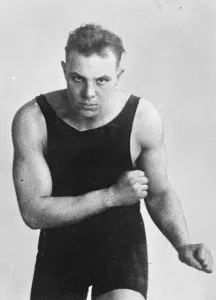 English boxers great task : three contests in one week. Phil Scot will attempt