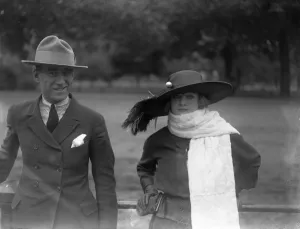 Actress Prints: The English cinema actress, who has won fame in Paris - Mme Peletier and her husband