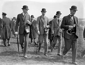 Spectators Collection: At Epsom Racecourse, Epsom Downs, Surrey, England. Great Metropolitan Day at Epsom