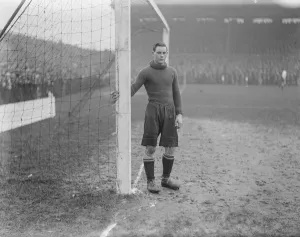 Ernie Beecham, Fulham goalkeeper ( Association footballer ) 6 February 1926