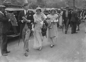 Parents Prints: Eton versus Harrow at Lords. Mr David Murray, Lady Garnsey and Miss Joan Garnsey