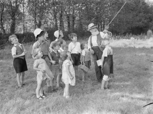 Playing Prints: Evacuated children in Wye, Kent, England. 1939 / 40