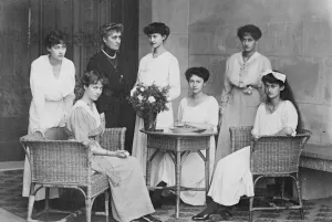 Family Prints: Ex Grand Duchess of Luxemburg visits her successor Princess Marie Adelaide of Luxemburg