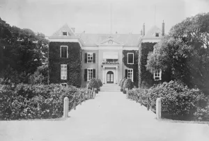 Snow Prints: The ex - Kaisers wedding. The front of Doorn Castle, showing the new flight