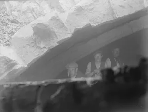 Excavations of Old London Bridge. 22 April 1921