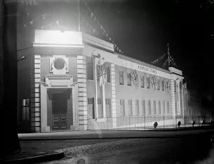 Bunting Collection: The exterior of the Kentish Times newspaper building with its jubilee decorations