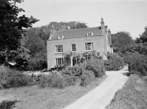 Exterior view of Avenue House near Horton Kirby, Kent. 1939