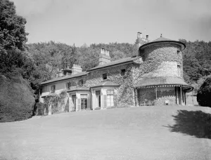 Exterior view of Dunstall Priory in Shoreham, Kent. 1939