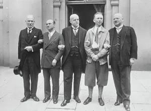 Such is fame. Clarence Duncan Chamberlin ( November 11 1893 - October 30 or 31