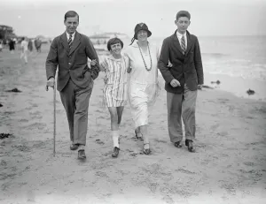 Famous cricketers family at Margate. Mrs Hobbs, wife of the famous Surrey cricketer