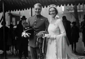 Famous flying officer weds. H F G Southey and Miss Joan Davies at St Pauls Knightsbridge