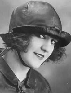 Famous tragedians daughter wins first prize in tragedy Mlle Sully, daughter