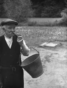 Farmer Prints: Farmer Tom Booker of Eynsford. 1938