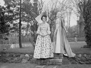 Fashions of past centuries to aid hospital