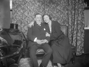 Entertainer Prints: Fifty years on the stage. Mr Arthur Roberts with Miss Violet Lorraine at the Alhambra Theatre
