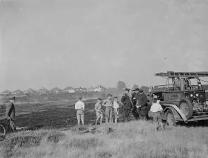 Fire Brigade put out a fire on Dartford Heath. 6 September 1937