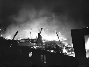 Wreckage Prints: Fire, Halls, Dartford, burning building 1937