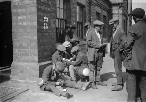 First wages paid out to Midland miners since dispute began. Miners counting their