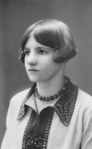 Necklace Prints: First woman to win Newdigate Prize. Miss G E Trevelyan, of Lady Margaret Hall