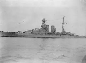 1910s Prints: The fleet arrives at Southend HMS Barham a Queen Elizabeth-class battleship 18