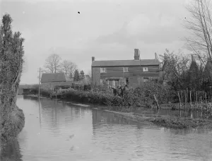 Countryside Prints: A flooded house in Beltring, Kent. 1936