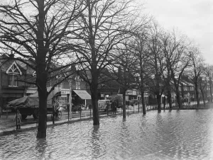 Flooded streets in Sidcup, Kent. 1937