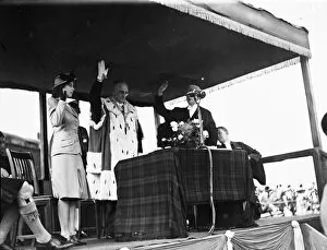 Stage Collection: Freedom of the City of Stirling for Princess Elizabeth. After travelling from Balmoral Castle