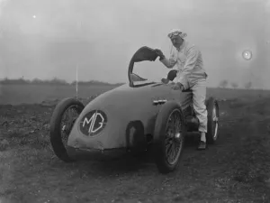 G E T Eyston prepares for attack on world speed record for baby cars at Pendine Sands
