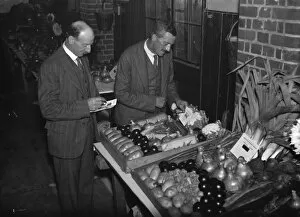 Stall Collection: Gardeners show Chislehurst, I W Elridge, R W Palmer. 15 September 1937