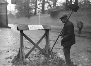 Meeting Prints: General Election, October 1924 Sir Rowland Blades trip to the Amato Well at Epsom 24