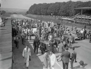 A general view from the pits before the start. Taking place in England for the first