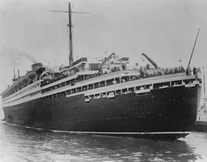Ship Prints: The German ocean liner, SS Bremen, cheered on her arrival at New York, USA