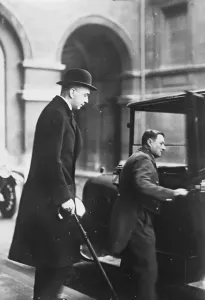 The German reparation overture. Herr von Hoesch, the German Charge d Affaires in Paris