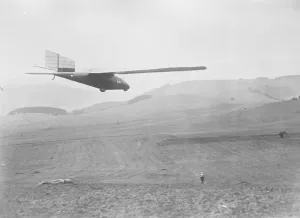 German War Pilot as Worlds Champion Glider ? 9000 Offered for His Machine