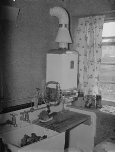 Geyser burst. N I H Ltd in Petts Wood. 12 April 1938