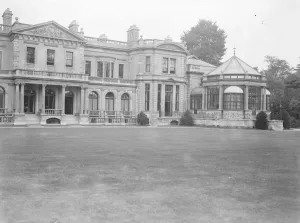 Gifford House, Roehampton. Residence of Duchess of Westminster 17 May 1923