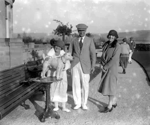 Gleneagles. Lady Simon, Sir John Simon and Mrs Brighten. Simon, John Allsebrook